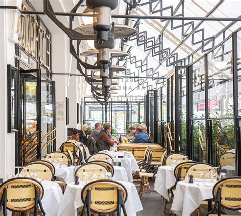 La Coupole, Restaurant Not To Miss In Montparnasse